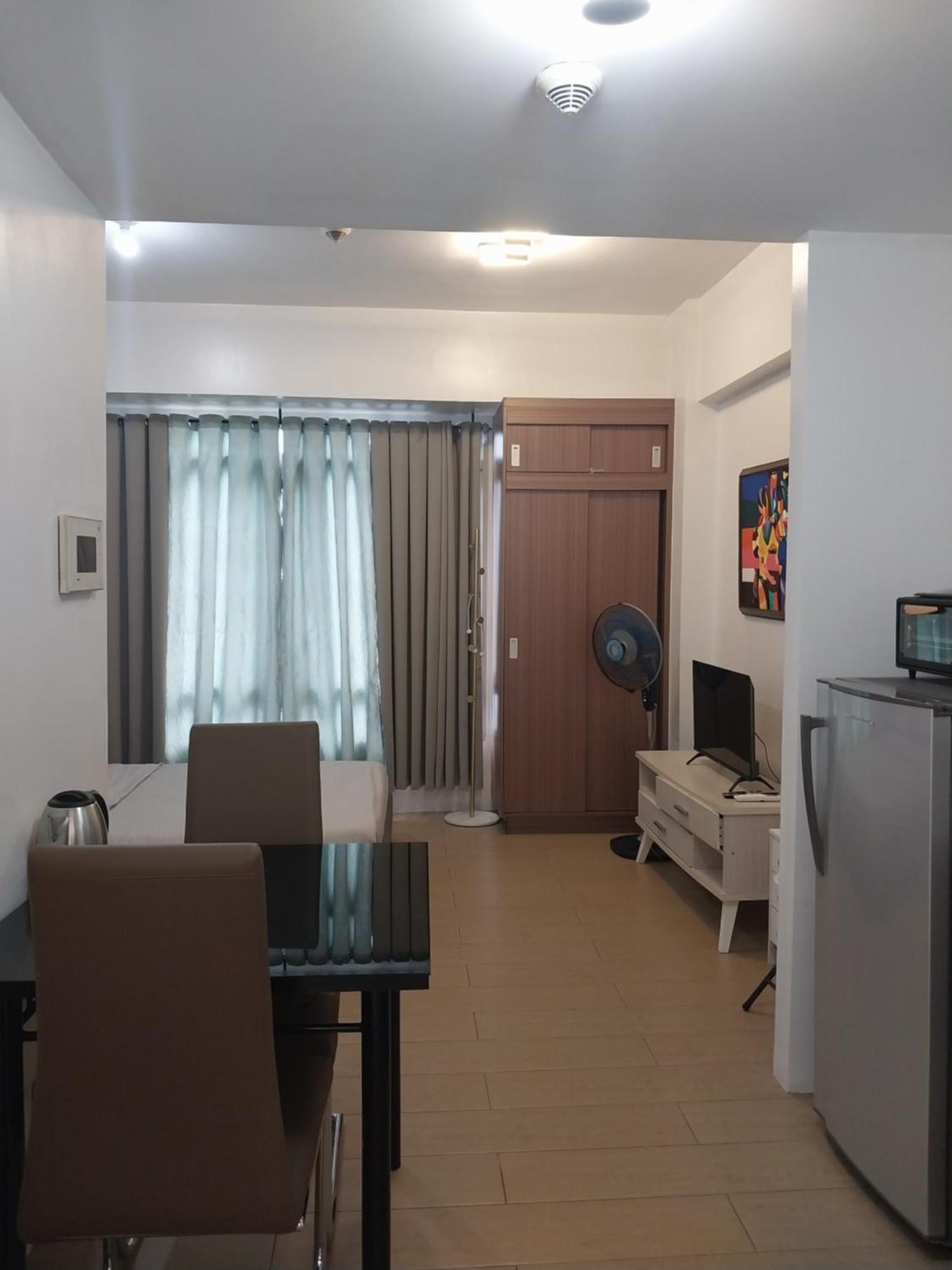 Alps At 150 Newport Blvd Condominum Near T3 Pasay Ngoại thất bức ảnh